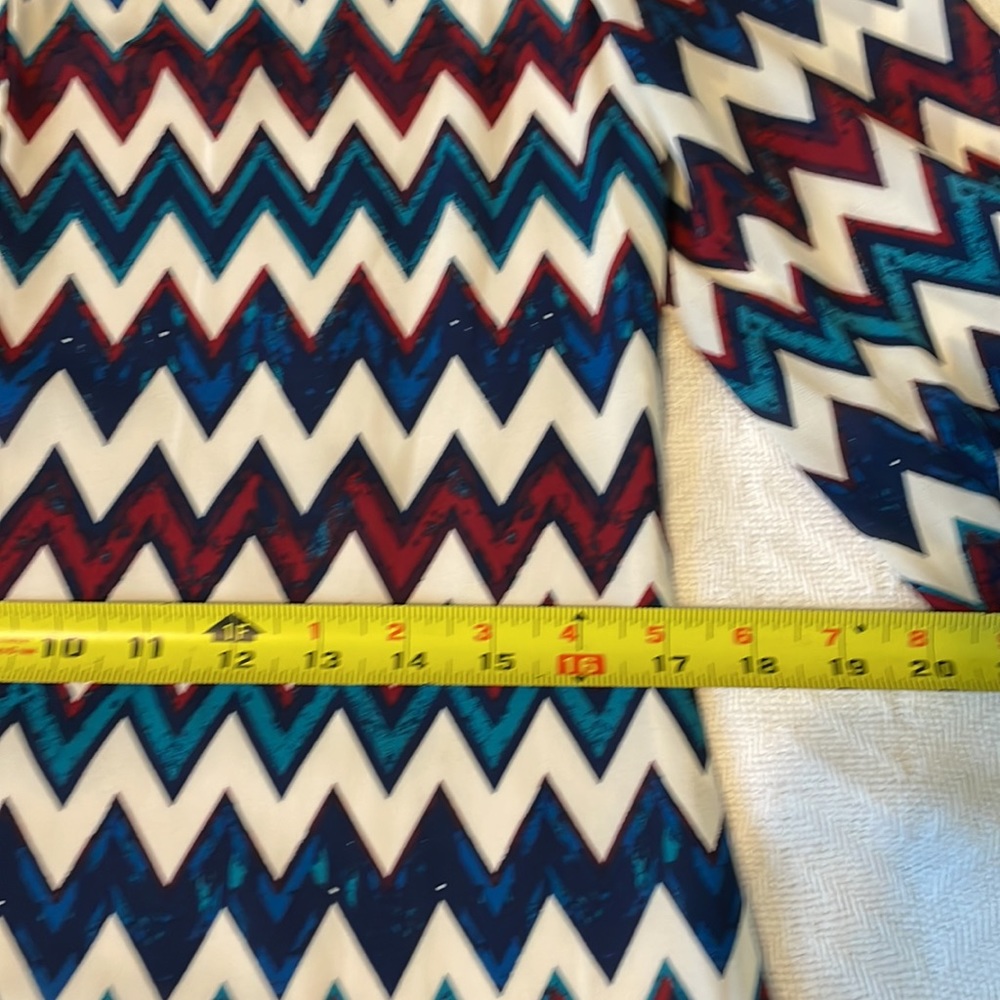 Speechless Shift Dress Burgundy Navy Chevron Print - Picture 9 of 14